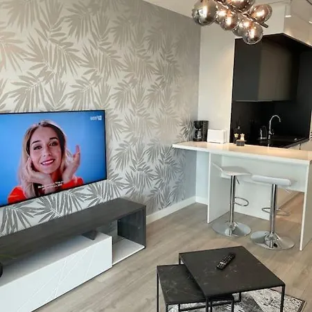 Z Widokiem Na Morze דירה *